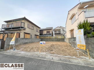 【完成予想図】 | 宇治市槇島町外　売土地　建築条件付き | 標準仕様（アトリエスタイルハウス仕様）で断熱材は気密性、断熱性能も高い、吹付断熱を採用。屋根断熱を実現していますので、お家全体が冬はあったかく、夏は涼しいお家づくりが可能です。