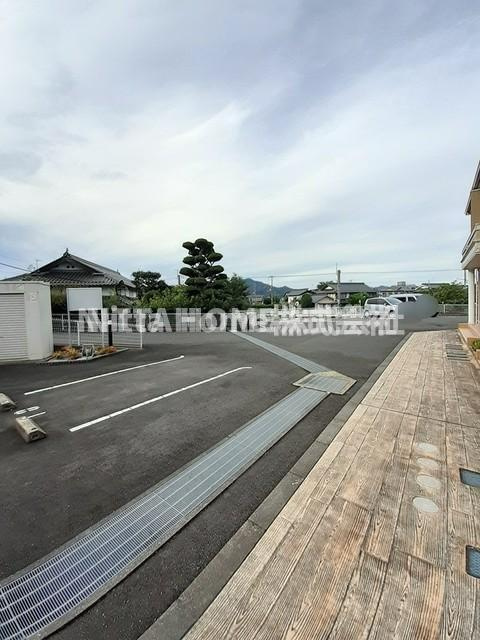 トレバドール優の駐車場|敷地内に駐車場も完備！