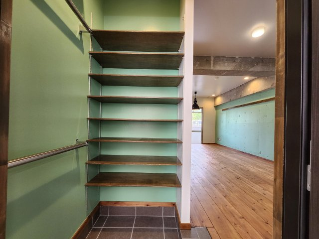 第2マンションみやさとの玄関|2026年完成予定。現在未完成の為、空き室103号室と同じリフォーム内容となる為ご内覧は103号室での内覧案内を行います。