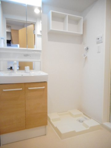 コンフォート．Ｔの洗面所|ゆったりとスペースのある洗面所