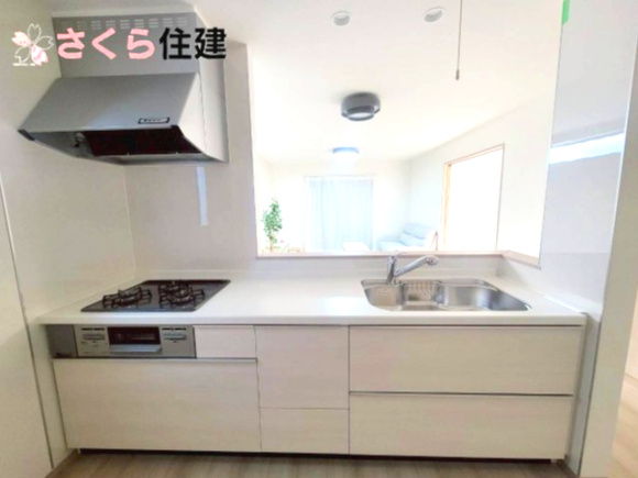 ハートフルタウン上戸祭町2期　Ａ号棟のキッチン|白を基調としたキッチンで清潔感があります◎