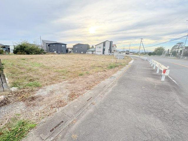 川越市石田本郷　建築条件なし売地　東武東上線『川越駅』6.0km　【芳野小学区】の前面道路含む現地写真