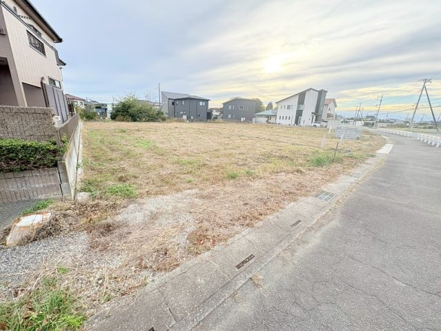 川越市石田本郷　建築条件なし売地　東武東上線『川越駅』6.0km　【芳野小学区】の前面道路含む現地写真