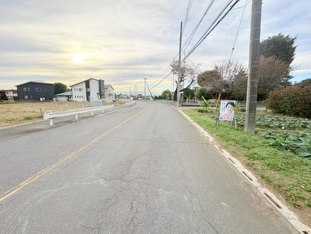 川越市石田本郷　建築条件なし売地　東武東上線『川越駅』6.0km　【芳野小学区】の前面道路含む現地写真
