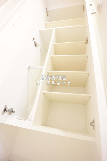 【設備】 | Excellent Kishibe | 収納力たっぷりのシューズボックスで玄関すっきり！