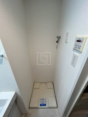 【洗面所】 | LAV心斎橋WEST | LUV心斎橋WEST（ラブ心斎橋ウエスト） 室内洗濯機置き場