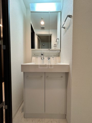 【独立洗面台】 | LAV心斎橋WEST | LUV心斎橋WEST（ラブ心斎橋ウエスト） 独立洗面台