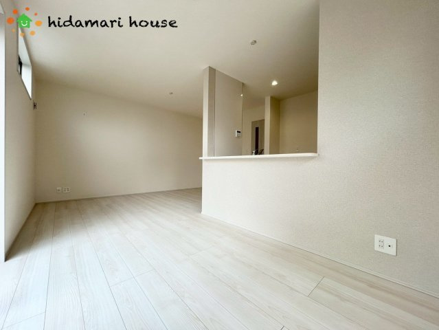 見沼区堀崎町　新築戸建　リーブルガーデン03の居間・リビング