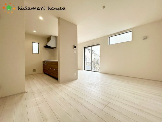 見沼区堀崎町　新築戸建　リーブルガーデン03の居間・リビング