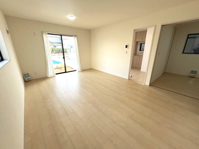 狭山市柏原の居間・リビング|広々リビングのためお好きな家具もお好きな位置に♪