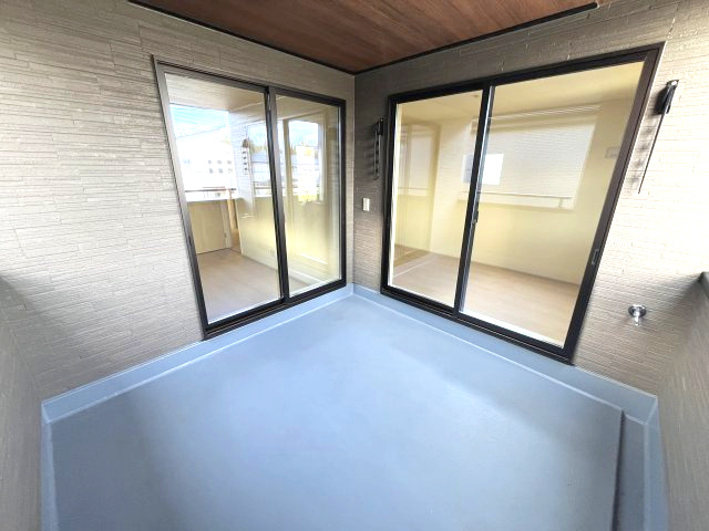 狭山市柏原のバルコニー|インナーバルコニーで突然の雨でも安心！