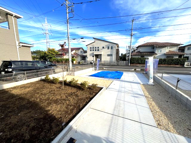 狭山市柏原の駐車場|駐車スペースも広く駐車に自信がない方でも安心