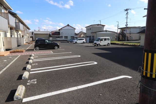 ロゼッタ　Bの駐車場