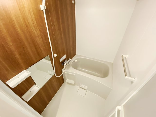 Alba中浦和の浴室|別号室の参考写真です。