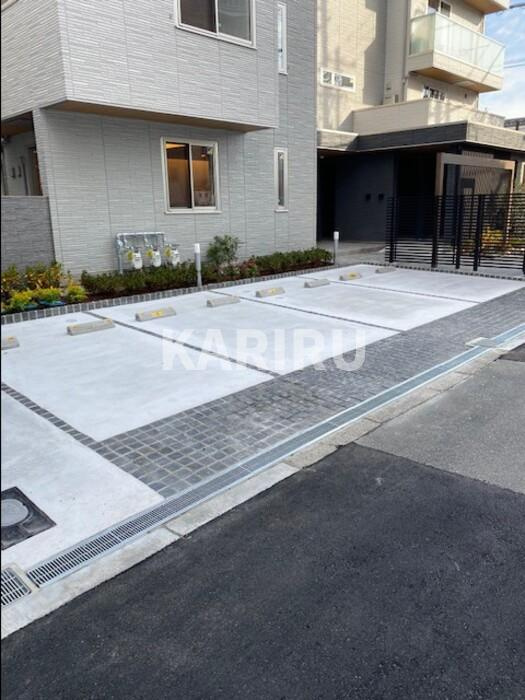 グラサ真田山の駐車場