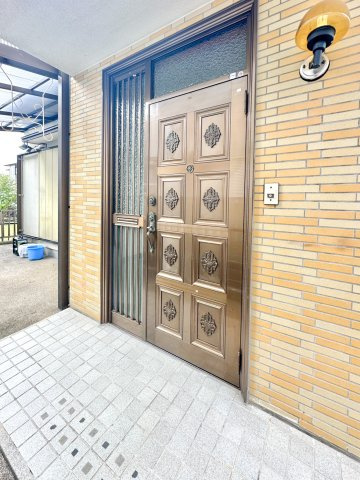 桶狭間北貸家のエントランス