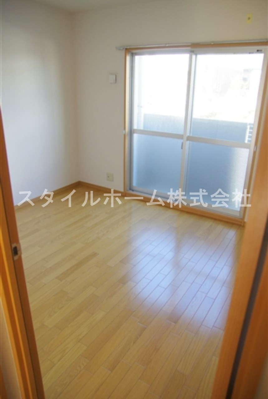 ＣＡＳＡ・リベルタの居間・リビング|同建物内別部屋の写真です。