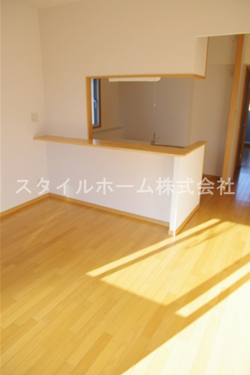 ＣＡＳＡ・リベルタの居間・リビング|同建物内別部屋の写真です。