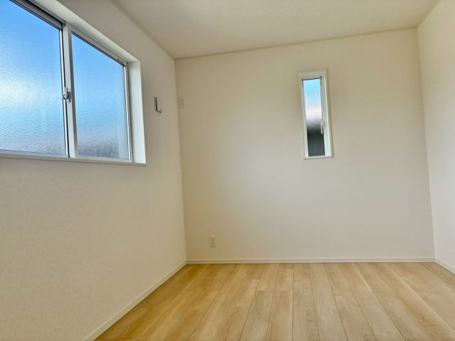 三潴町玉満　新築戸建の洋室