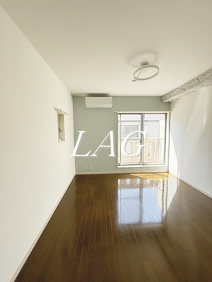 【居間・リビング】 | ドエル芦花 | 洋室のお部屋です。