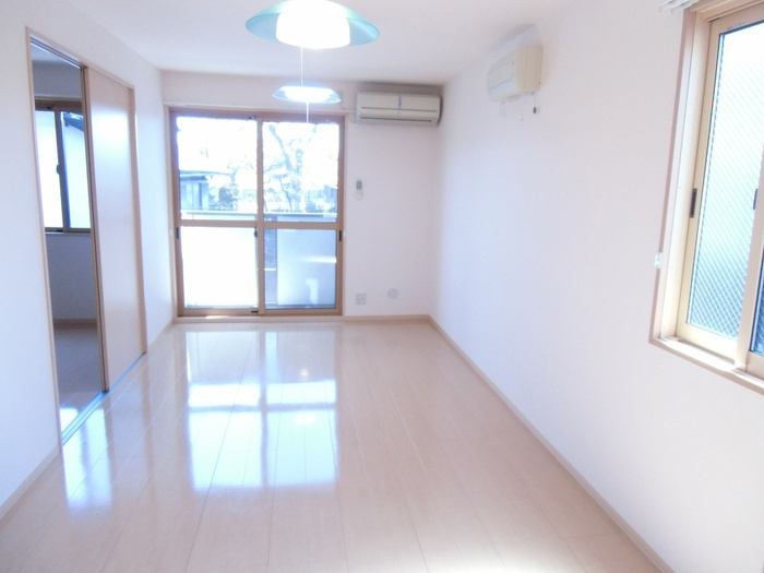 リバーコートの居間・リビング