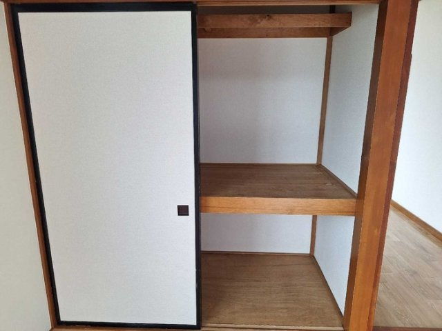 アメニティ津志田　Bの収納