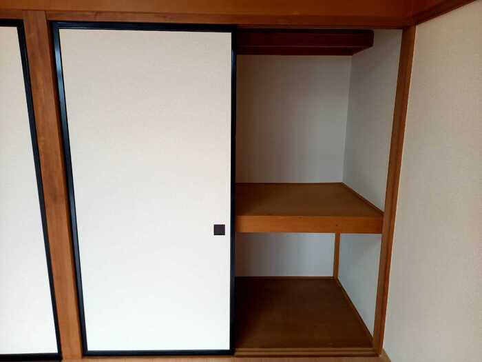 アメニティ津志田　Bの収納