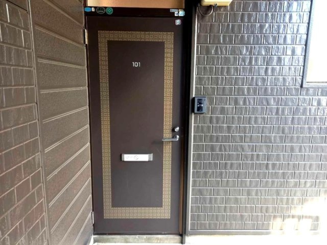 アメニティ津志田　Bの玄関