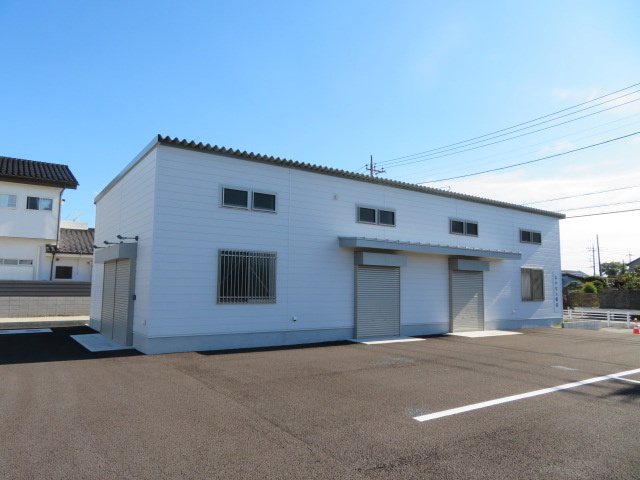 春日部市赤沼の店舗事務所の外観