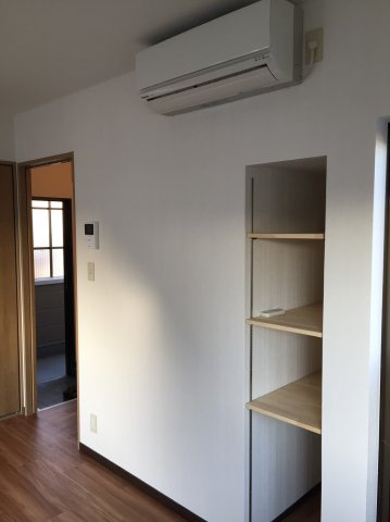 メゾン輝の居間・リビング