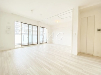 【居間・リビング】 | プレミスト志村三丁目 | 洋室のお部屋です。