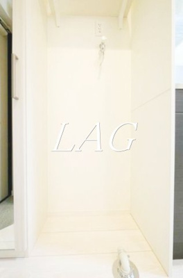 【設備】 | ハーモニーテラス仲宿Ⅲ | 室内洗濯機置き場です。