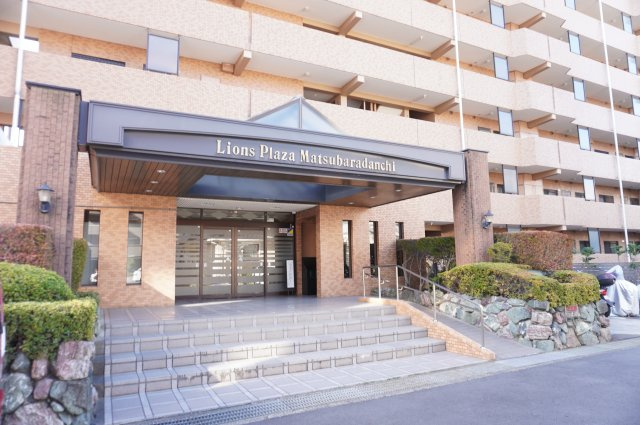 ライオンズプラザ松原団地の外観