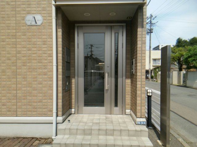 セジュール南大通　Aのエントランス