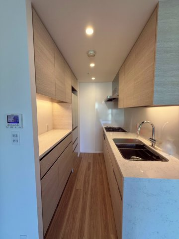 HARUMI FLAG SUN VILLAGE T棟(SKY DUO)のキッチン|空室のためご都合に合わせてご内覧できます
お問合せはお電話でもお受付しております。
03-6450-5211