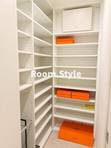 HARUMI FLAG SUN VILLAGE T棟(SKY DUO)の収納|空室のためご都合に合わせてご内覧できます
お問合せはお電話でもお受付しております。
03-6450-5211