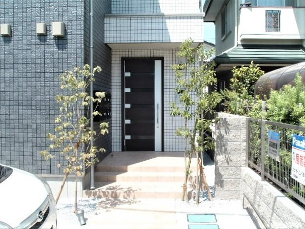 フレシールつくしが丘のエントランス|ゆとりのあるエントランスです