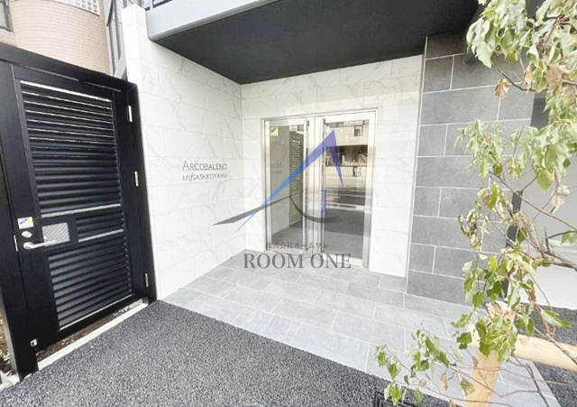 ＡＲＣＯＢＡＬＥＮＯ　ＭＵＳＡＳＨＩＫＯＹＡＭＡのエントランス|エントランスです。