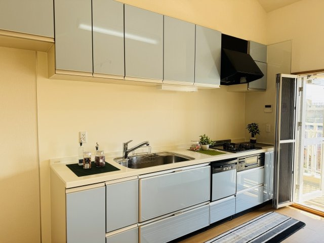 ベルコリーヌ南大沢第６号棟のキッチン|～使い勝手の良いシステムキッチン～