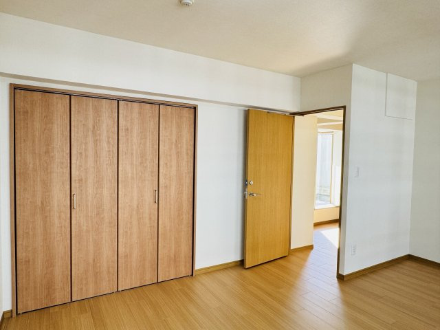 ベルコリーヌ南大沢第６号棟の収納|～収納力の高いクローゼット完備～