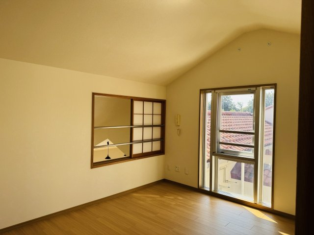 ベルコリーヌ南大沢第６号棟の子供部屋|～8.0帖の洋室です～