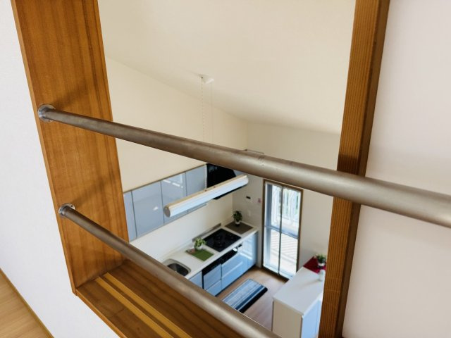 ベルコリーヌ南大沢第６号棟の展望|～上階洋室から階下を見下ろせる間取り～