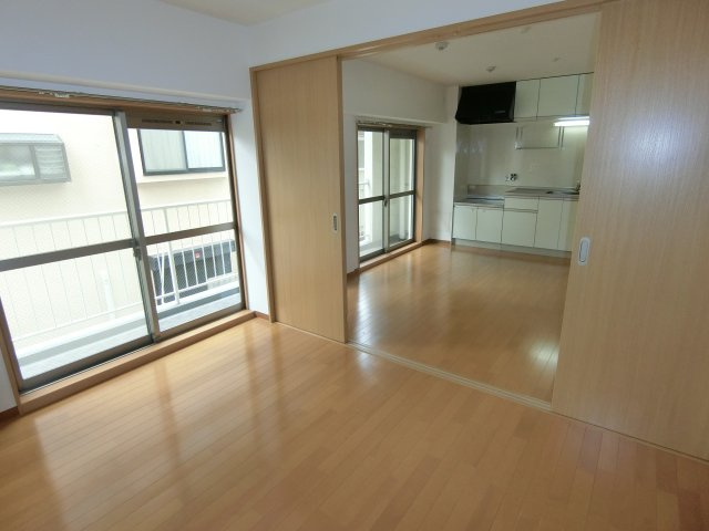 Ｓｅｍｐｒｅ　Ｖｉｔａ　南甲子園の居間・リビング