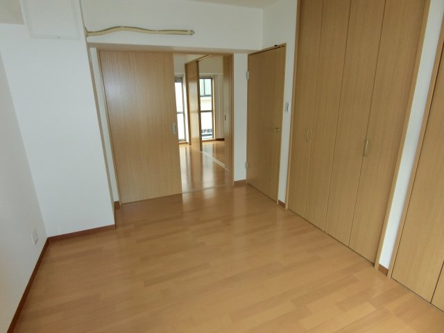 Ｓｅｍｐｒｅ　Ｖｉｔａ　南甲子園の洋室