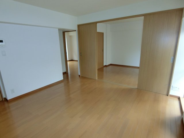 Ｓｅｍｐｒｅ　Ｖｉｔａ　南甲子園の居間・リビング