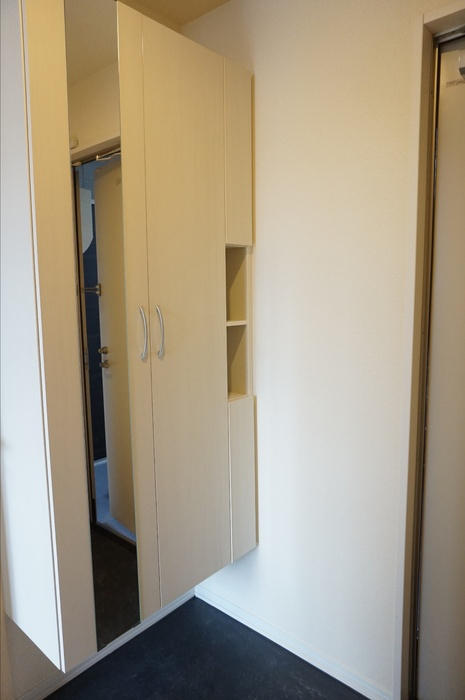 二子山パークヴィラの玄関