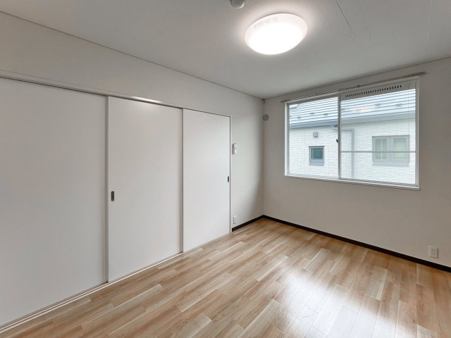 高稲荷ハイツの洋室