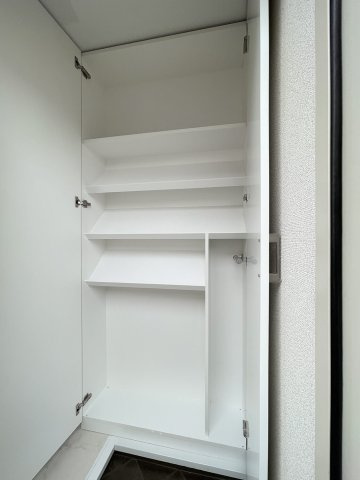 高稲荷ハイツの収納