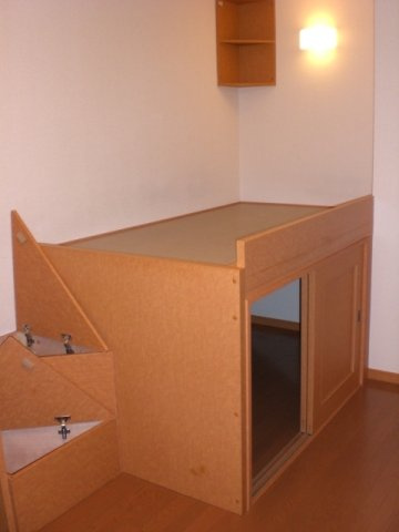 レオパレス大和町の居間・リビング