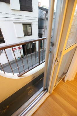 【バルコニー】 | 美富士マンション | バルコニーからの眺めを楽しみながら食事をしませんか